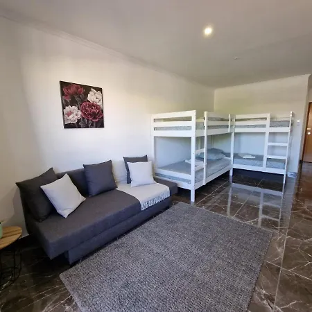 Stunning Near Clubs Apartamento